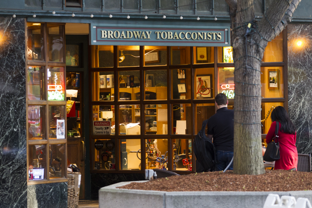 Broadway Tobacconist - Redwood City