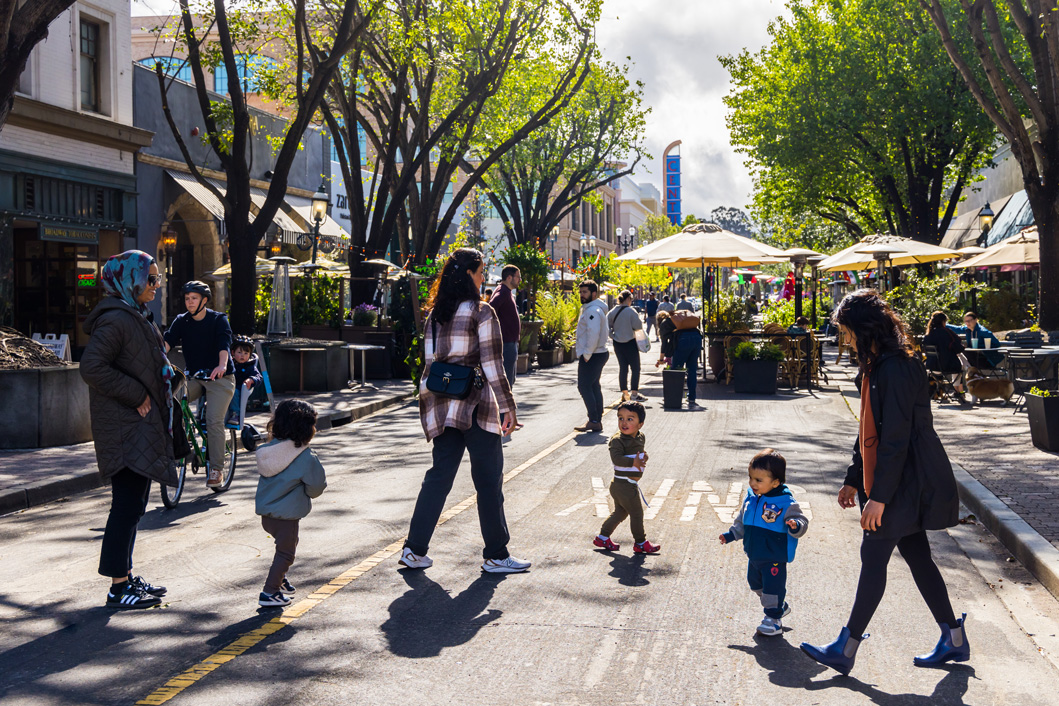 Redwood City Approves Broadway Permanent Pedestrian Mall